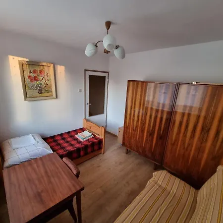 Apartment Komfortowe Mieszkanie W Centrum Lecz Na Uboczu Krakow