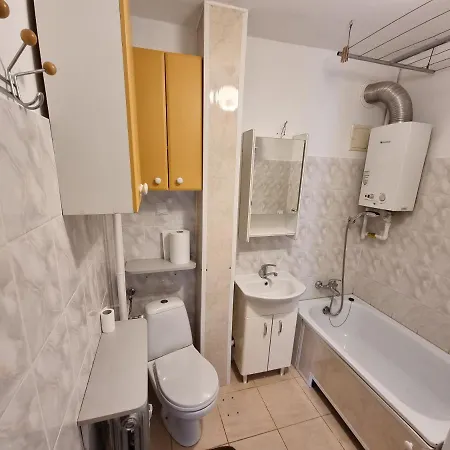 Komfortowe Mieszkanie W Centrum Lecz Na Uboczu Apartment *