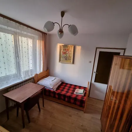 Komfortowe Mieszkanie W Centrum Lecz Na Uboczu *